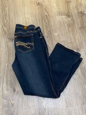 Aura • SZ. 12 short • women • some stretch